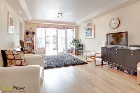 1 Chalfont Way, Luton, LU2 9RG
