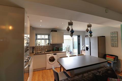 14 Gateways, Wakefield, WF1 2LZ