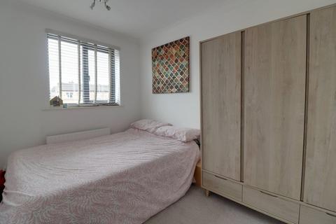 14 Gateways, Wakefield, WF1 2LZ
