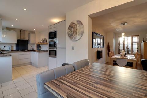 27 Tatton Lane, Thorpe, Wakefield, WF3 3FF