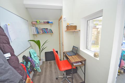 4 Aire View, Carleton, Skipton, BD23 3EU