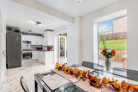 9 Appleby Walk, Leeds, LS15 0NJ