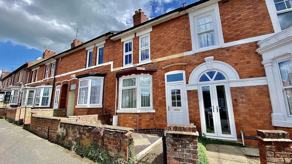 Essex Road, Rushden 2 bed terraced house £185,000
