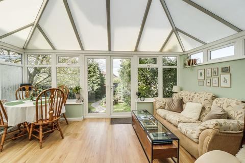 16 Ash Road, Rochester, ME2 2JL