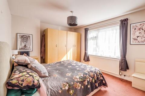 16 Ash Road, Rochester, ME2 2JL