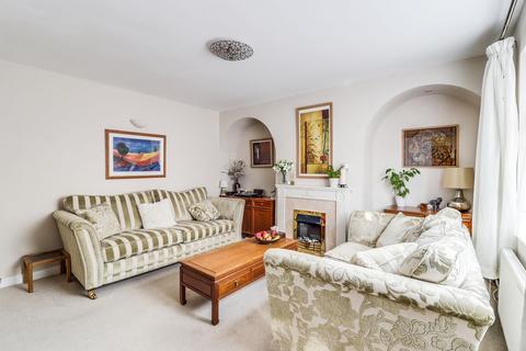 16 Ash Road, Rochester, ME2 2JL