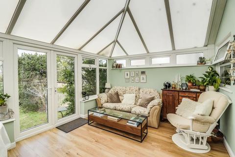 16 Ash Road, Rochester, ME2 2JL