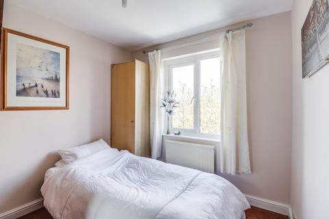 16 Ash Road, Rochester, ME2 2JL