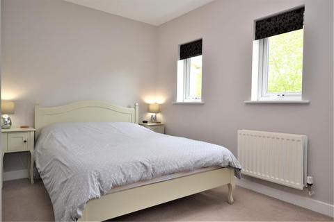 6 Gemini Close, Cheltenham, GL51 0FF