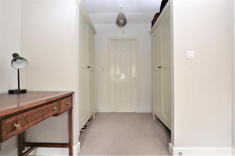 6 Gemini Close, Cheltenham, GL51 0FF