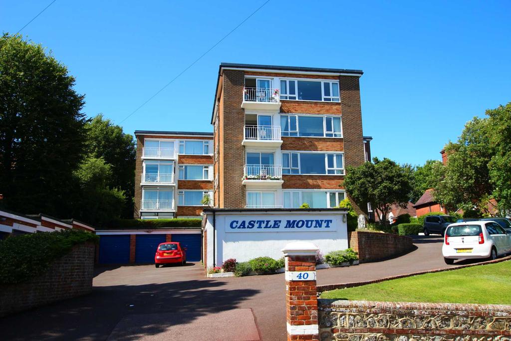 Carlisle Road, Eastbourne, BN20 7TD 2 bed flat £244,950
