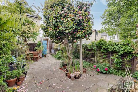 41a Chestnut Grove, London, W5 4JT