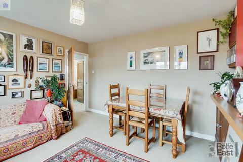 41a Chestnut Grove, London, W5 4JT