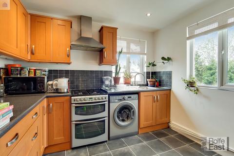 41a Chestnut Grove, London, W5 4JT