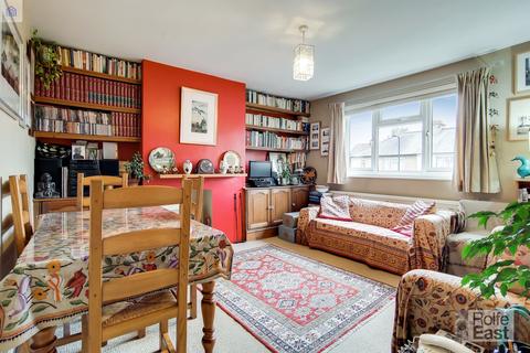 41a Chestnut Grove, London, W5 4JT