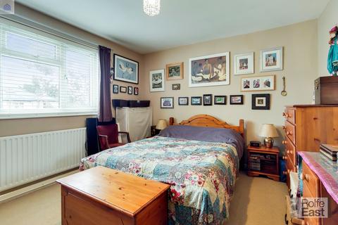41a Chestnut Grove, London, W5 4JT