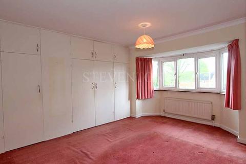 255 Castlecroft Road, Wolverhampton, WV3 8NA
