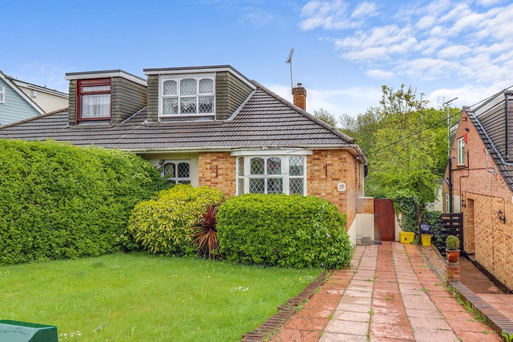 Mount Road, South Benfleet 2 bed chalet £400,000