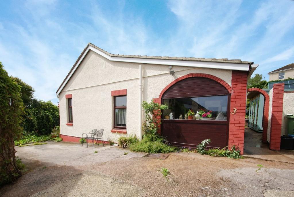 Torquay Road Kingskerswell Newton Abbot 3 bed detached bungalow £