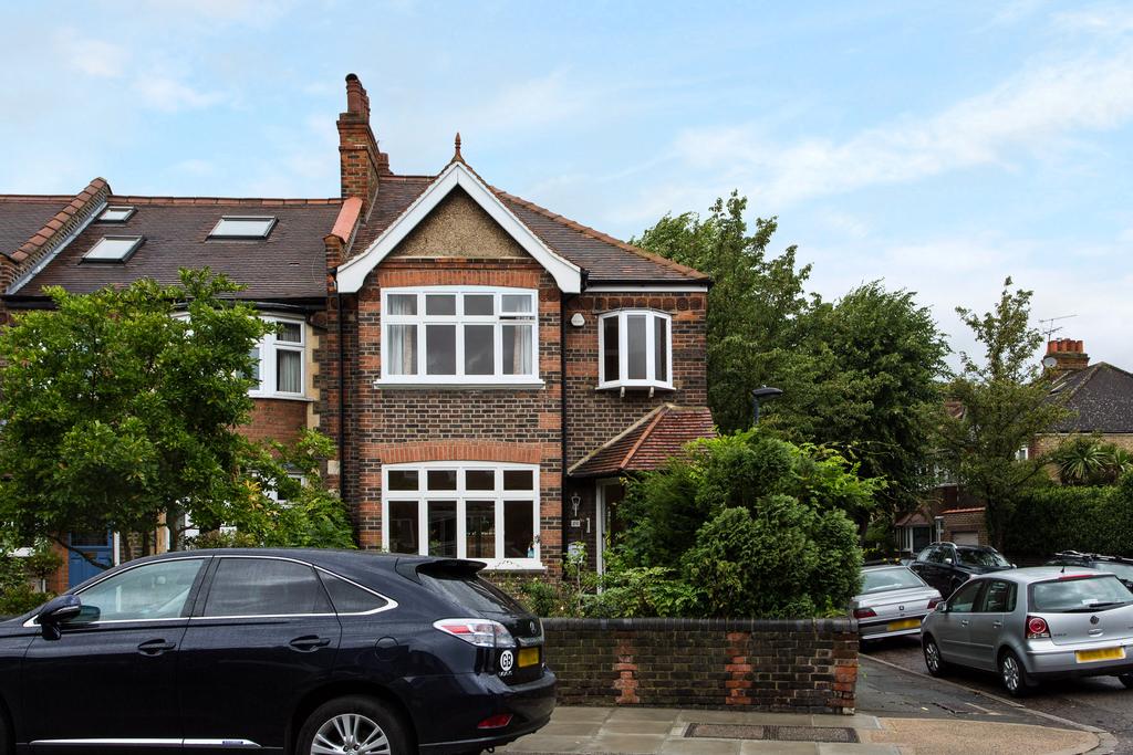 Christchurch Road, East Sheen, SW14 3 bed house £2,700 pcm (£623 pw)