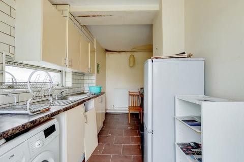 108 Solander Gardens, London, E1 0DF