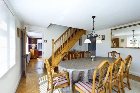 Farley Villa Farley Corner, Great Haywood, Stafford, ST18 0UD