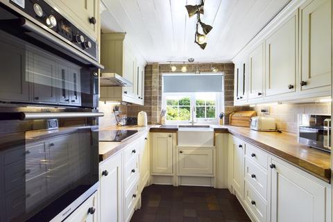 Farley Villa Farley Corner, Great Haywood, Stafford, ST18 0UD