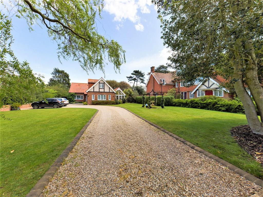 Cliff Avenue, Cromer 3 bed detached house £725,000