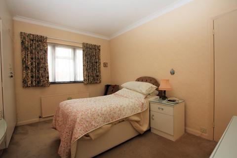 211 Manor Way, Mitcham, CR4 1EN