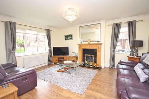 17 Blakeney Lea, Cleethorpes, DN35 0PD