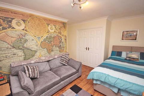 17 Blakeney Lea, Cleethorpes, DN35 0PD