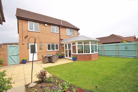 17 Blakeney Lea, Cleethorpes, DN35 0PD