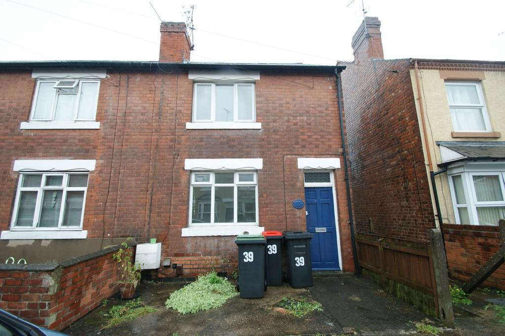Victory Road, Beeston 2 bed end of terrace house £825 pcm (£190 pw)