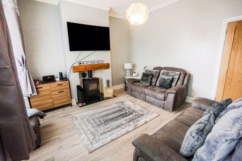 Castle Road, Tipton 3 bed terraced house £190,000