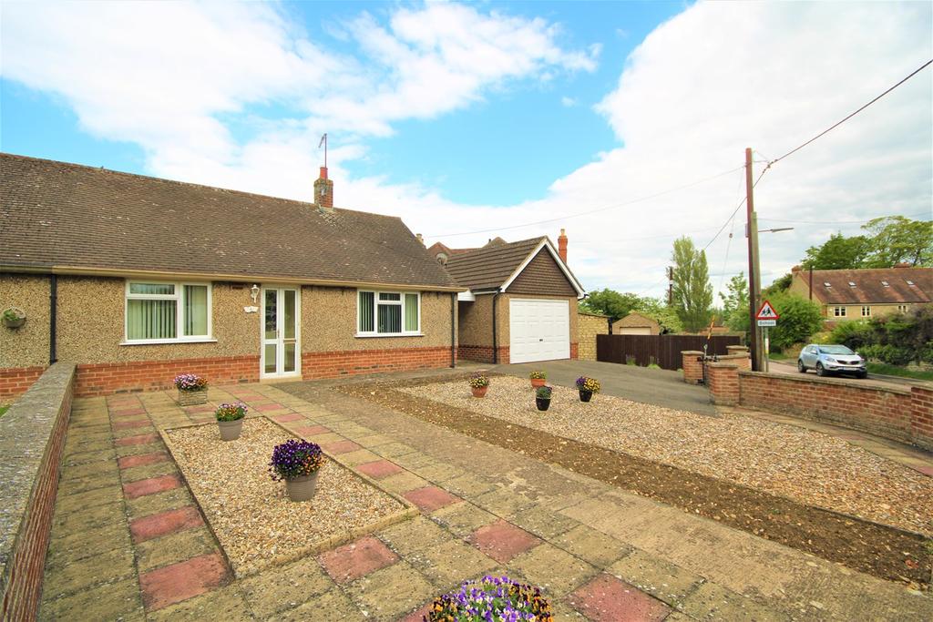 Yardley Road, Cosgrove, Milton Keynes, MK19 2 bed semidetached