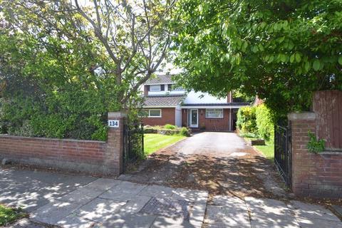 134 Frankby Road, West Kirby, Wirral, CH48 9UX
