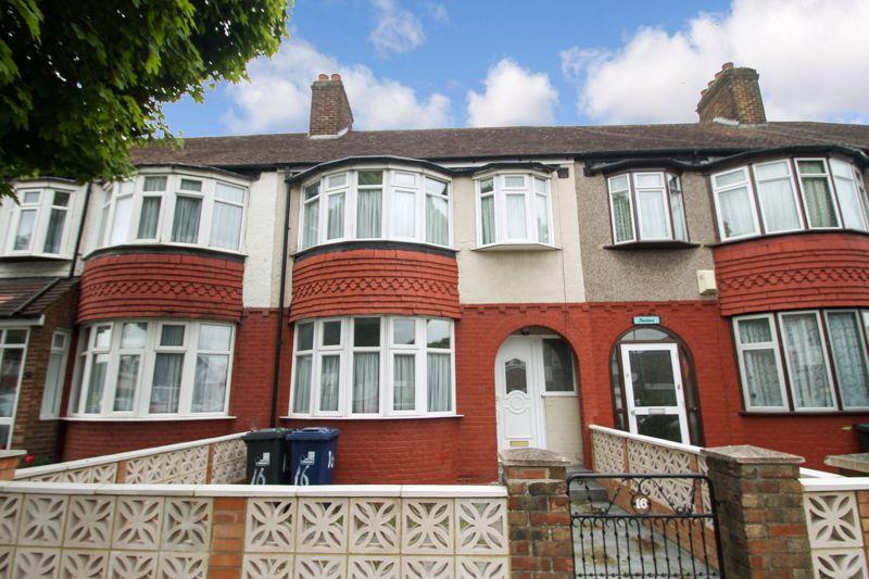 Castle Road, Northolt 3 bed terraced house £1,600 pcm (£369 pw)