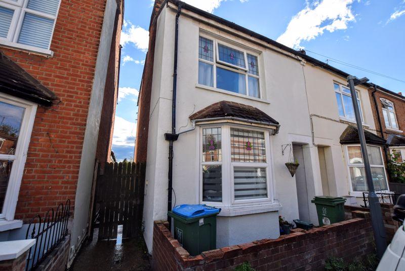 Chiltern Street, Aylesbury 3 bed end of terrace house £250,000