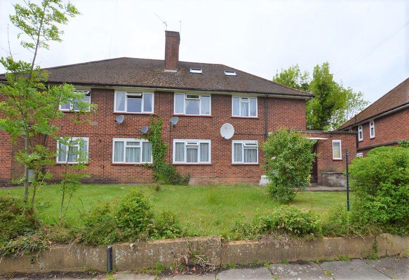 Salisbury Road, Pinner 2 bed £385,000