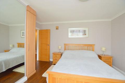 18 Salisbury Road, Pinner, HA5 2NN