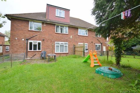 18 Salisbury Road, Pinner, HA5 2NN