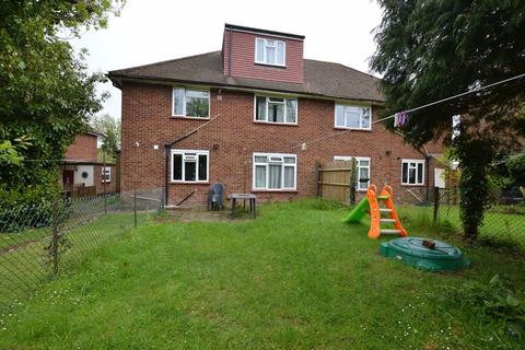 18 Salisbury Road, Pinner, HA5 2NN