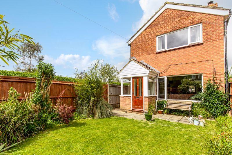 Anthony Way, Emsworth 3 bed detached house £335,000