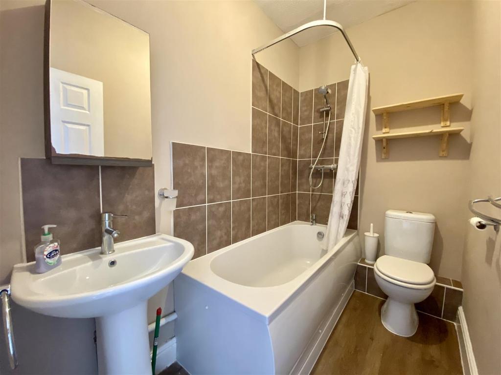 Bathroom.jpg