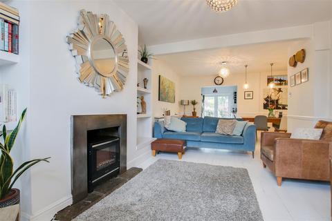 60 Hillside Crescent, Enfield, EN2 0HR