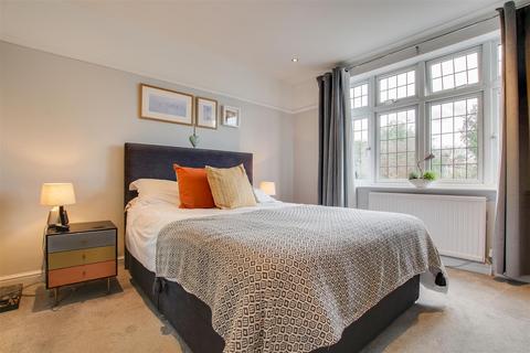 60 Hillside Crescent, Enfield, EN2 0HR