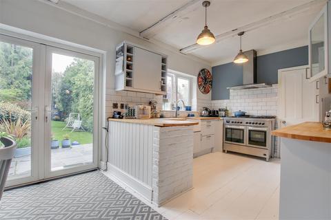 60 Hillside Crescent, Enfield, EN2 0HR