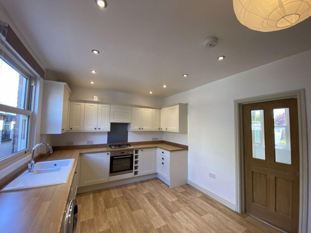 Burton Latimer, Kettering, Northants 2 bed house £775 pcm (£179 pw)