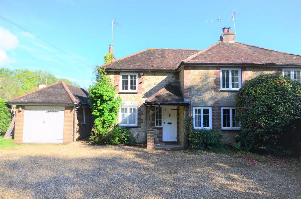 Summerfield Lane, Frensham, Farnham 3 bed semidetached house £750,000