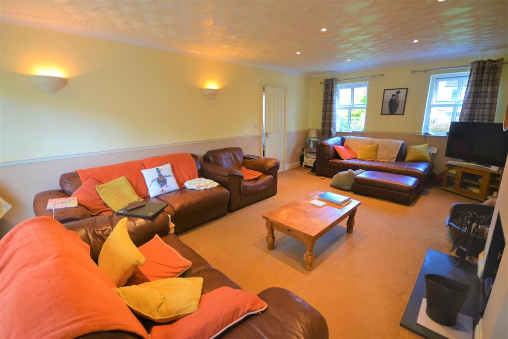 Incline Way, Saundersfoot 5 bed detached house £525,000